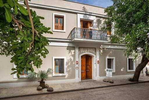 serene exterior of villa shanti hotel in white town pondicherry