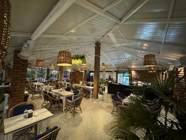 cozy resturant interiors